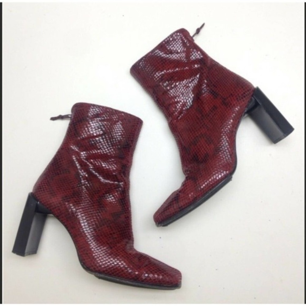 Stuart Weitzman Red Snakeskin Print Leather Square Toe Ankle Boots Womens 5.5 B